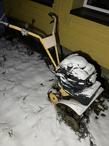 Культиватор, мотоблок Briggs and Stratton с бензиновым двигателем (1 фото из 3)