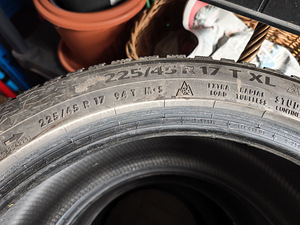 Шины Continental IceContact 3 225/45/R17 94T (2 фото из 3)