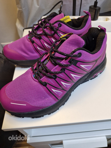 Фиолетовые кроссовки новые (фото #1)