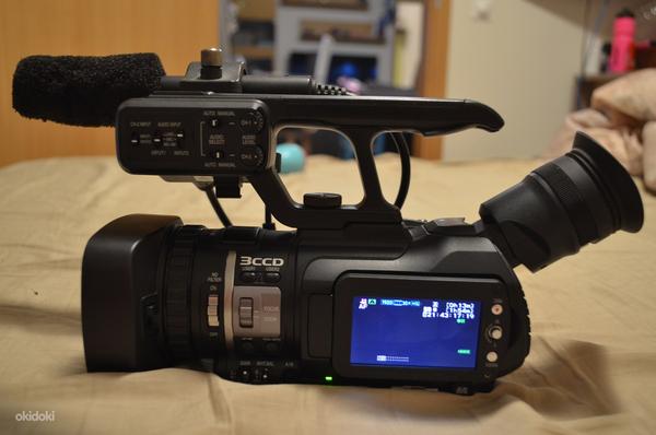 JVC GY-HM100U videokaamera (foto #1)