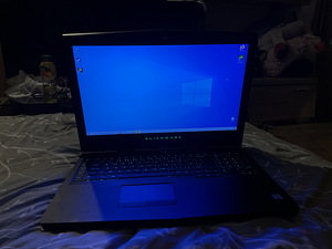 Alienware 17 R4 GTX 1080 (1 foto / 3)