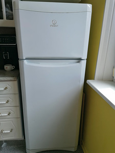 Külmik Indesit, k=149 cm. (1 foto / 2)
