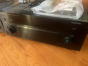Yamaha RX-A1010 AV-ресивер (3 фото из 7)