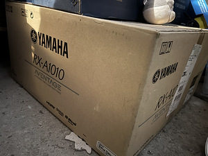 Yamaha RX-A1010 AV-ресивер (7 фото из 7)