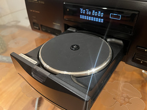 CD-плеер Pioneer PD-S702 (7 фото из 9)