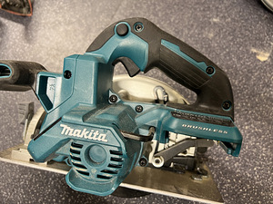 Akuketassaag Makita DHS660 (2 foto / 3)
