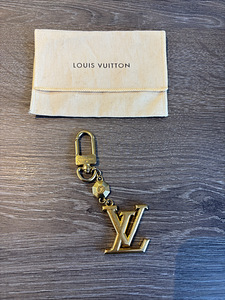 Louis Vuitton võtmehoidja/koti charm (1 foto / 4)