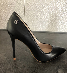 Uued kingad trusasardi jeans (1 foto / 2)