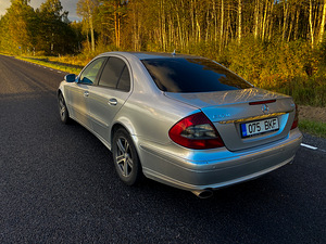 Mercedes-benz E 320 Avantgarde (2 foto / 6)