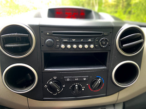 Citroen Berlingo (10 фото из 10)