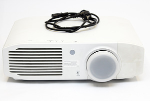 Panasonic PT-VZ580EJ (2 foto / 2)