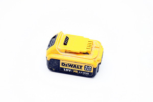 Dewalt 18V 4.0Ah (2 foto / 2)