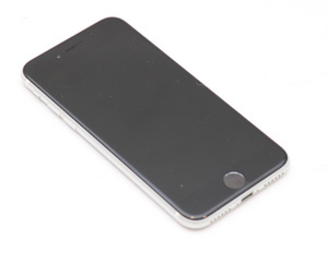 iPhone SE 64GB 2020 (varuosadeks) (2 фото из 3)
