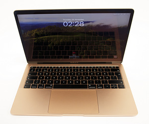 MacBook Air  2019 256GB (3 foto / 3)