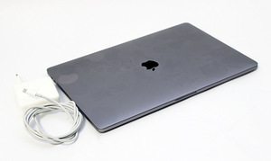 MacBook Pro 15-inch 2018 (2 foto / 3)