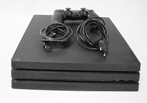 Playstation 4 Pro 1TB (2 foto / 2)