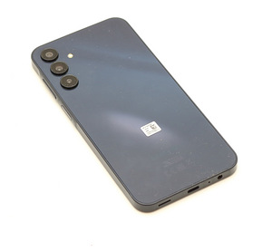 Samsung Galaxy A15 128GB (2 foto / 3)