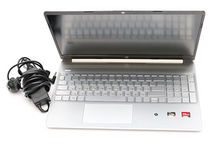 HP laptop 15s-eq2xxx (2 foto / 3)