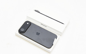 iPhone Air 256GB (2 foto / 3)