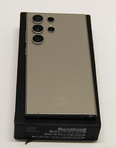 Samsung Galaxy S24 Ultra 512GB (3 foto / 3)