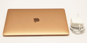 Macbook Air M1 2020 (3 foto / 3)