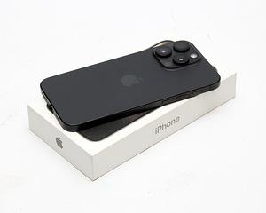 iPhone 15 Pro Max 512GB (3 фото из 3)