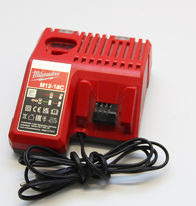 Milwaukee M1218FC (2 фото из 2)