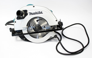 Makita 5704R (2 foto / 3)