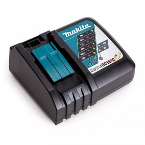Makita DC18RC (1 foto / 2)
