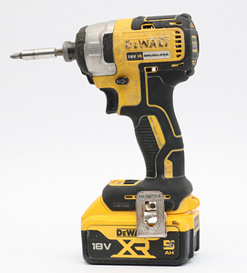 DeWalt DCF887 + 5.0Ah (2 foto / 2)