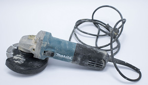 Makita 9558HNR (2 foto / 2)