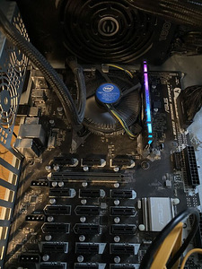 Материнская плата ASUS B250 Mining Expert (4 фото из 4)
