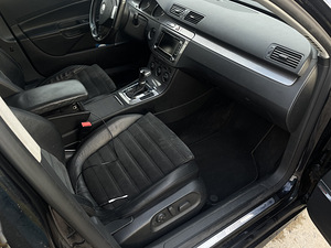 VW Passat R-line Dynaudio (5 foto / 9)