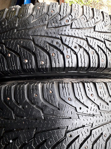 Зимние шины 205/75/R16C Nokian C (3 фото из 8)
