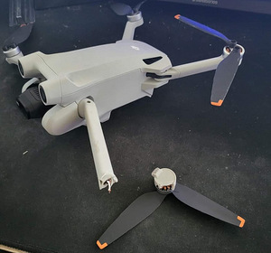 DJI Mini 3 Pro varuosadeks (1 foto / 2)