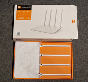 Ruuter Xiaomi Mi Wifi 3G AC1200 (2 foto / 2)