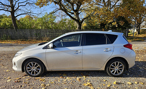 Toyota Auris 1.6 97kW (2014) (3 foto / 15)