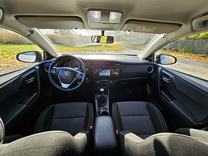 Toyota Auris 1.6 97kW (2014) (6 foto / 15)