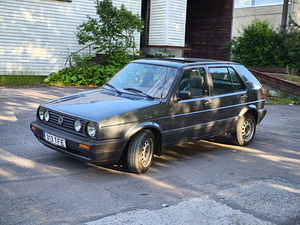 Volkswagen Golf 2 1990 a. (4 foto / 8)