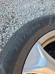 Литые диски с резиной 205/60 R16 4k (4 фото из 9)
