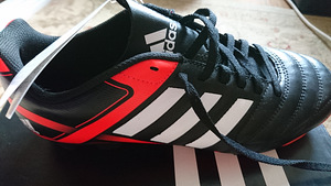 Новые кроссовки adidas -42