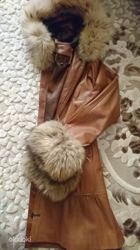 Новая кожанная куртка с натуральным мехом лисы размер M-L (фото #3)
