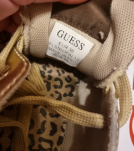 GUESS Vabaajajalatsid, s:36 (8 foto / 8)