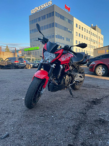 Aprilia SL 750 Shiver ABS (A2 kategooria) (1 foto / 5)