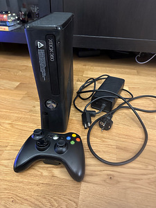 Xbox 360 Slim 250Gb Freeboot (1 foto / 2)