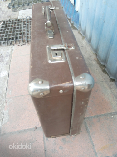Старый фибровый чемодан, замки исправные,1 шт. 30 е (фото #2)