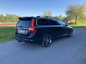 Volvo V70 D4 momentum (6 foto / 10)