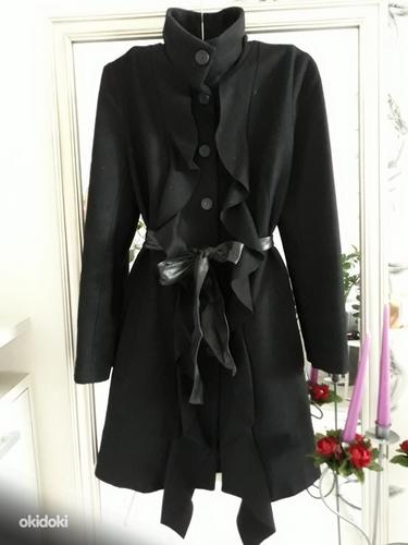 Красивое пальто, оригинальная модель (фото #1)