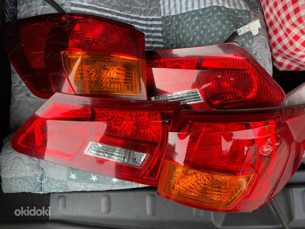 Lexus IS250,220,350 Задние фонари (фото #1)