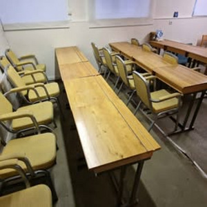 Õppelauad (kirjutuslauad) 12 asjad. pehmed toolid 15 asjad-1 (1 foto / 3)
